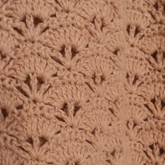 Colleen's Collectibles Elegant Crochet Floral Knitted By Hand Size Medium - Picture 6 of 11